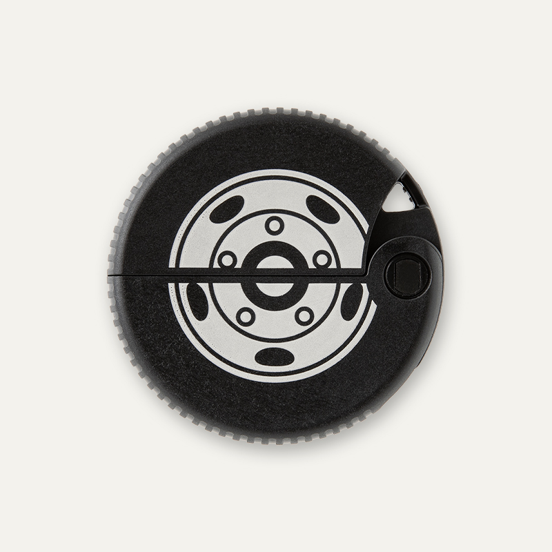 ミドリのダンボールカッター　名入れの製作事例　日野自動車様の販促品として、タイヤ型に